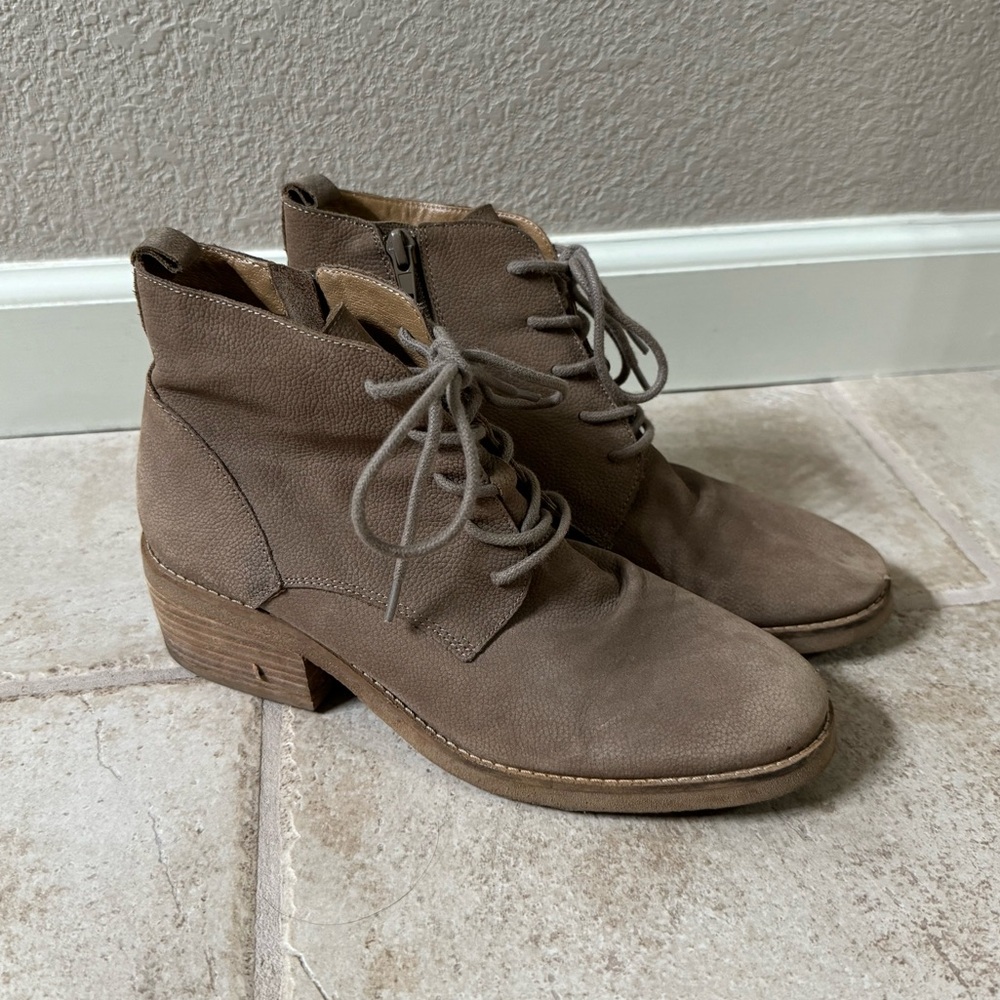 Lucky Brand Leather Ankle Boots with heel